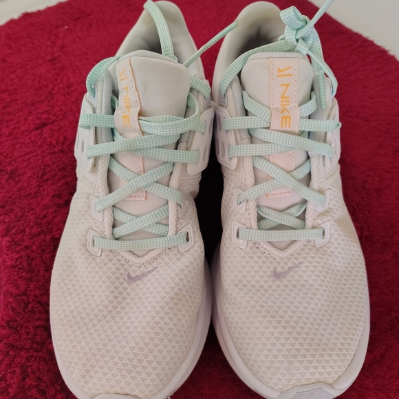 Nike Shoes - Nike Women's Sneakers in White and Mint